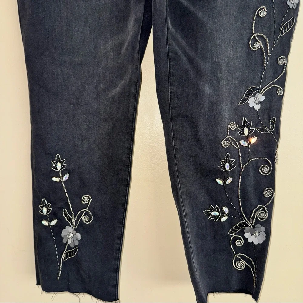 Chico’s Black So Slimming Beaded Vines Girlfriend Slim Leg Jean 2.5P NWT! - Picture 2 of 8
